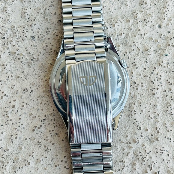 West end watch - Picture 5 of 6